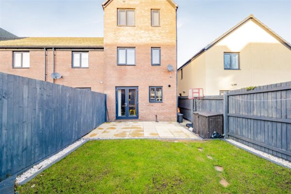 Portland Drive, Barry