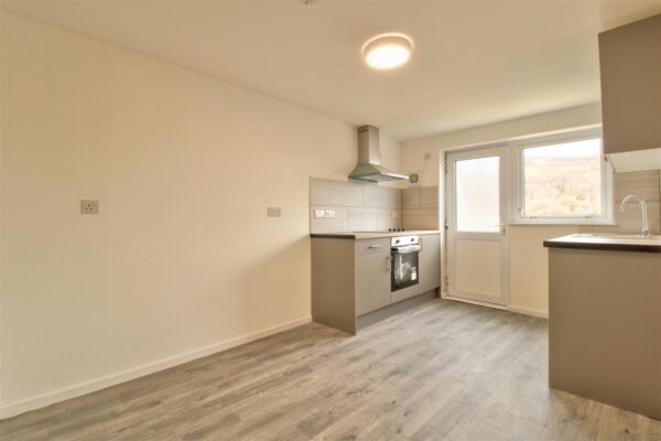 Morris Avenue, Mountain Ash